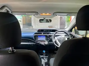 Toyota Aqua Urban 2015