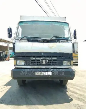 Tata LPT 1618 06 Wheel 2010