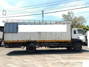 Tata LPT 1618 06 Wheel 2010