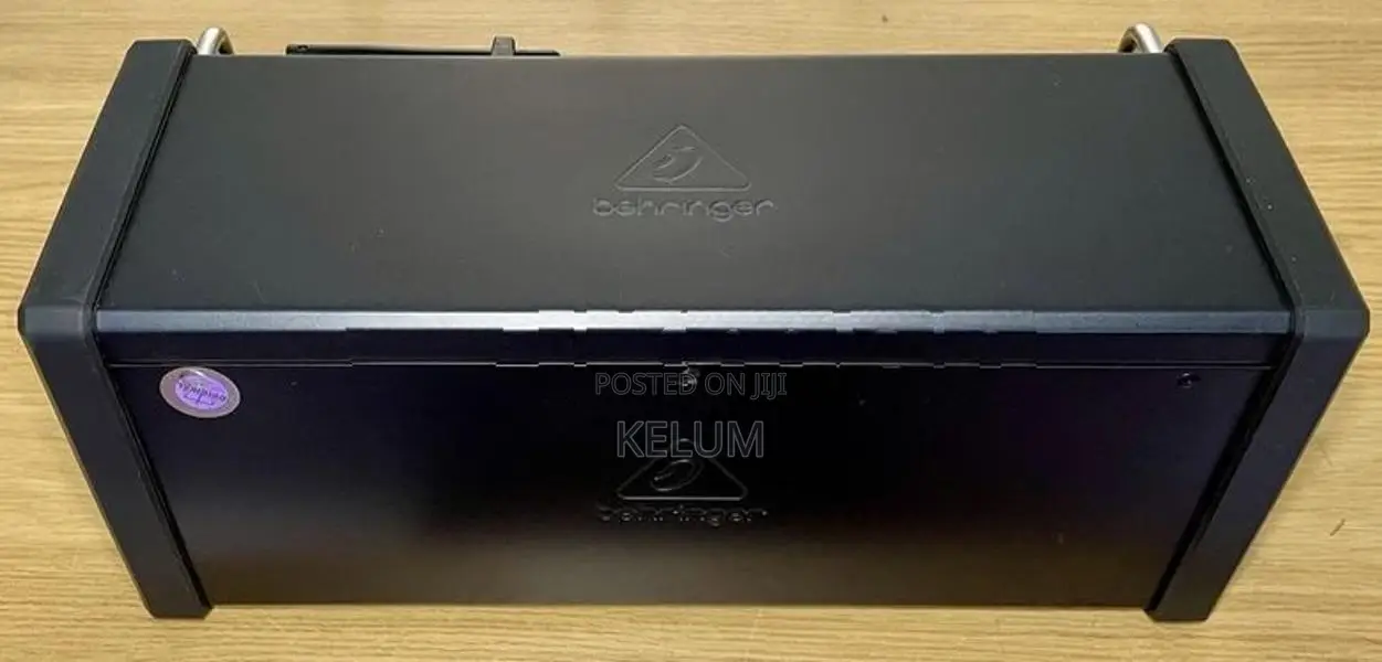 Digital Mixer Behringer XR18