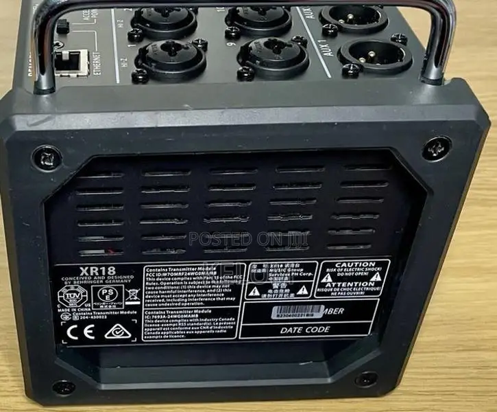 Digital Mixer Behringer XR18