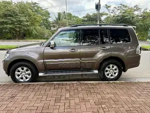 Mitsubishi Montero 2015