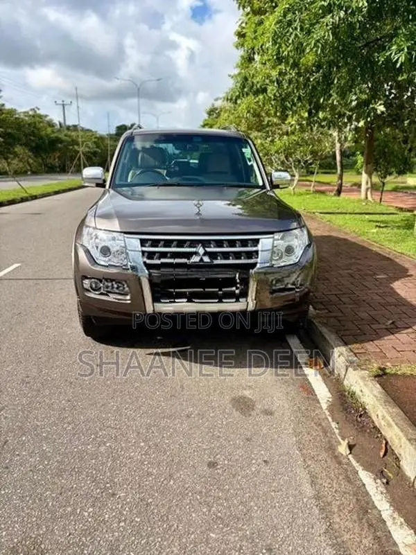 Mitsubishi Montero 2015
