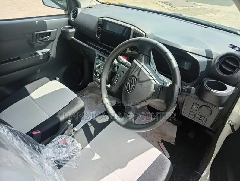 Daihatsu Mira L 2025