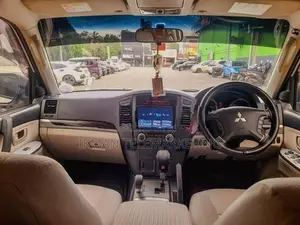 Mitsubishi Montero 2013