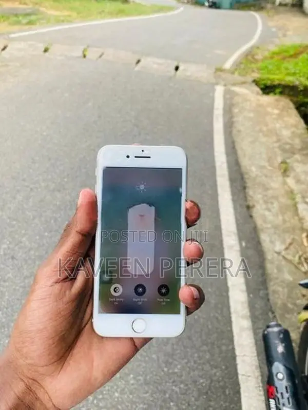 Apple iPhone 8 (Used)