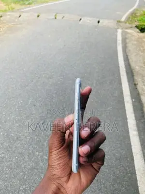 Apple iPhone 8 (Used)