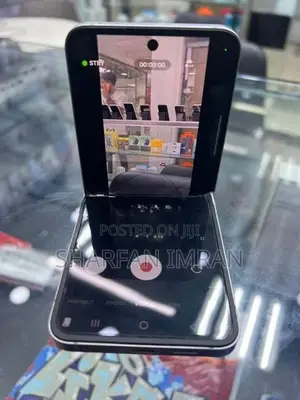 Samsung Galaxy Z Flip 6 (Used)