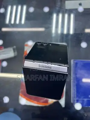 Samsung Galaxy Z Flip 6 (Used)