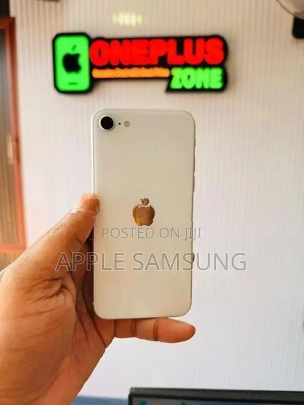 Apple iPhone SE 2 128GB (Used)