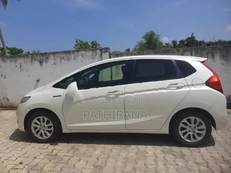 Honda Fit GP5 -L grade 2017