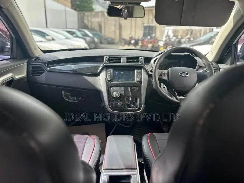 Mahindra KUV 100 NXT 2022
