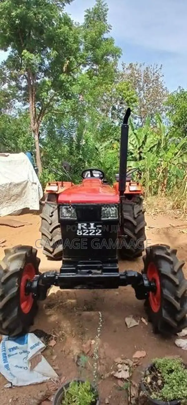 Kubota E 2025