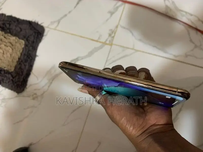 Apple iPhone 11 Pro 256GB (Used)