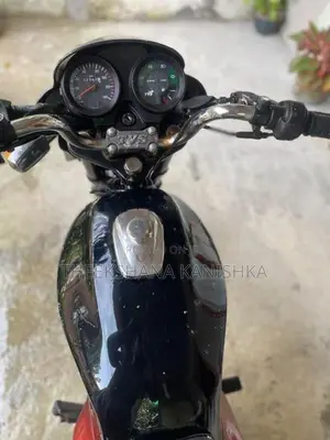 TVS Centra 2005