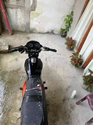 TVS Centra 2005