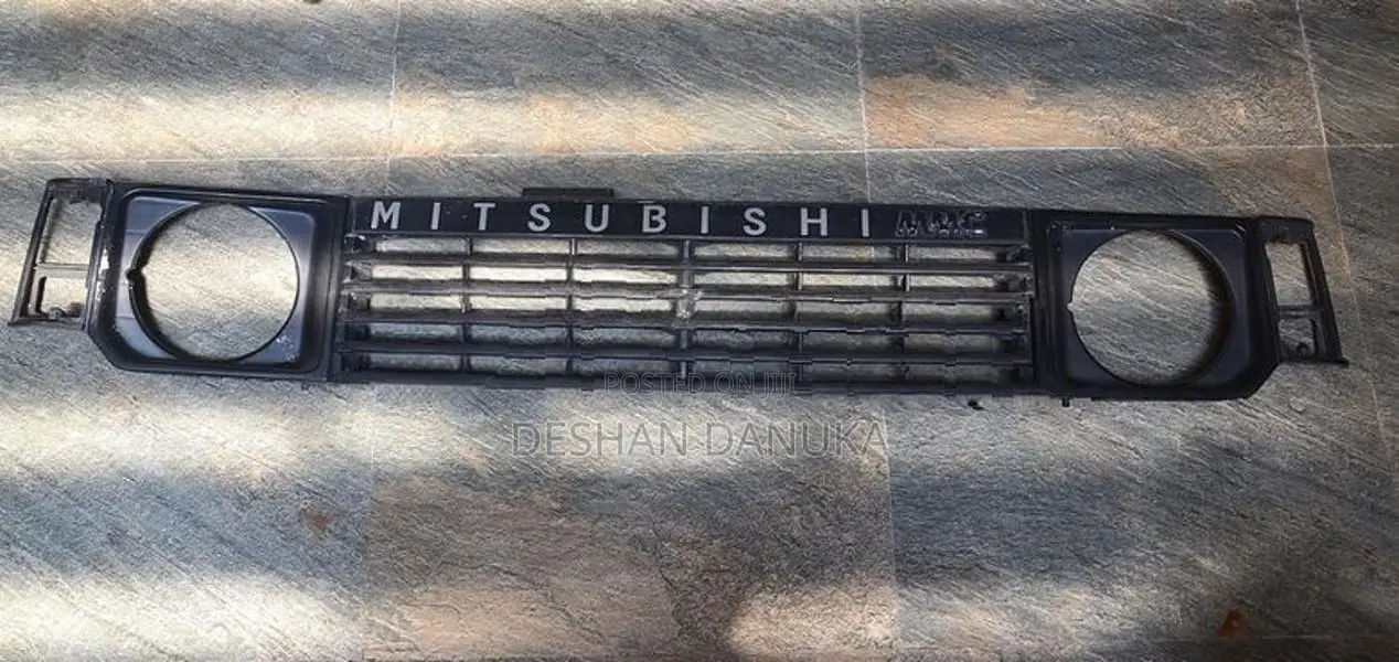Mitsubishi Pajero Parts Shell with Covers for Lights