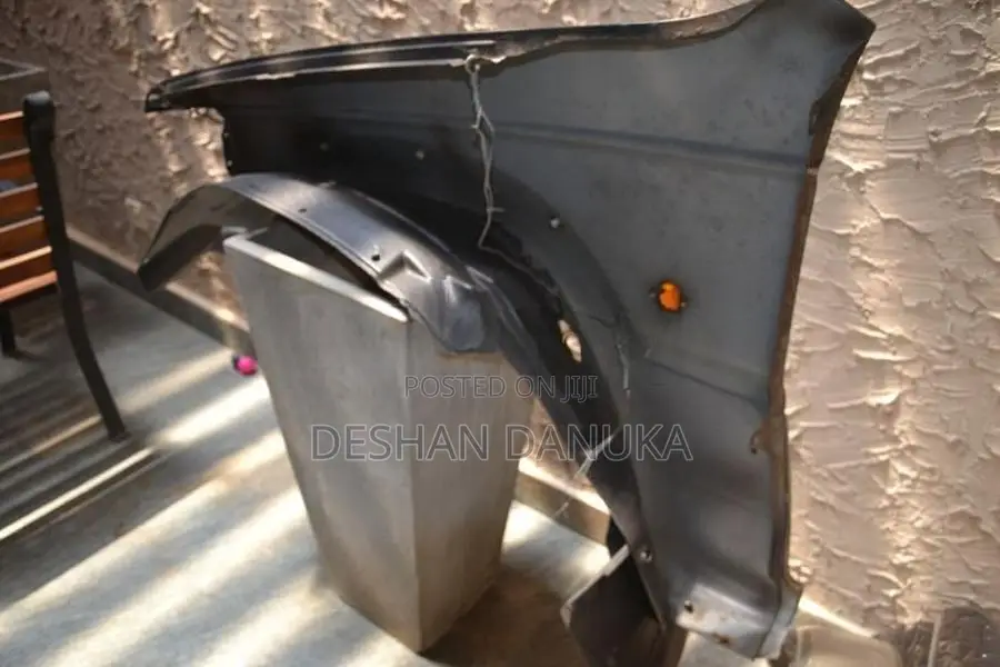 Mitsubishi Pajero Parts 1994 Fenders