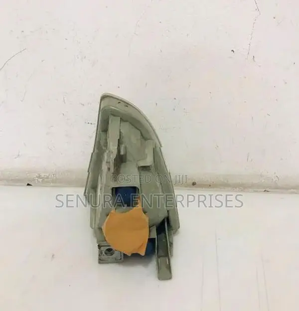 Toyota Aqua Nhp10 Signal Lamp Rh