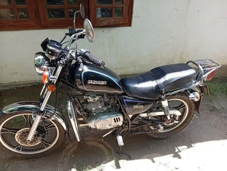 Suzuki GN 125 2011
