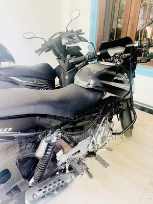 Bajaj Pulsar 150 2015