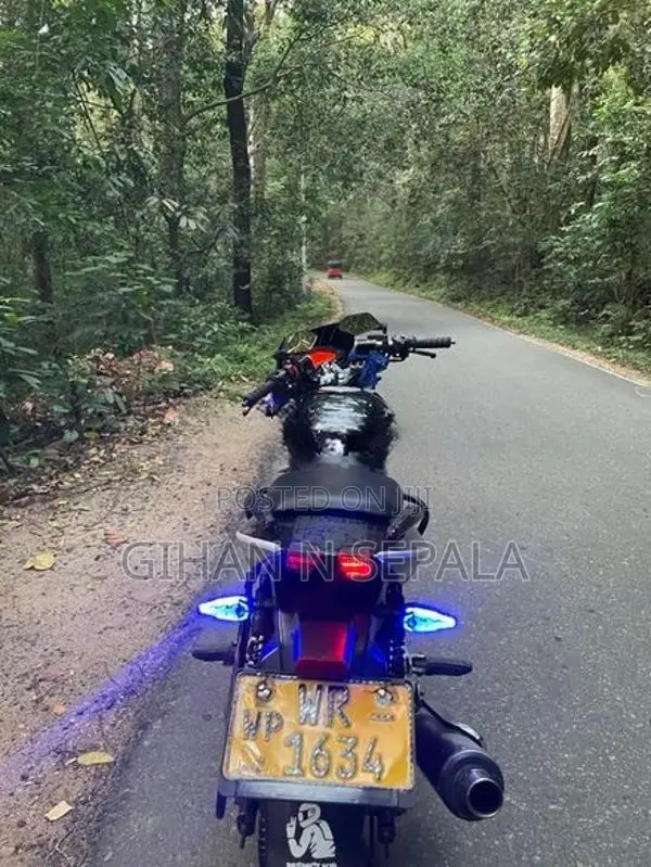 Bajaj Pulsar 180 2011