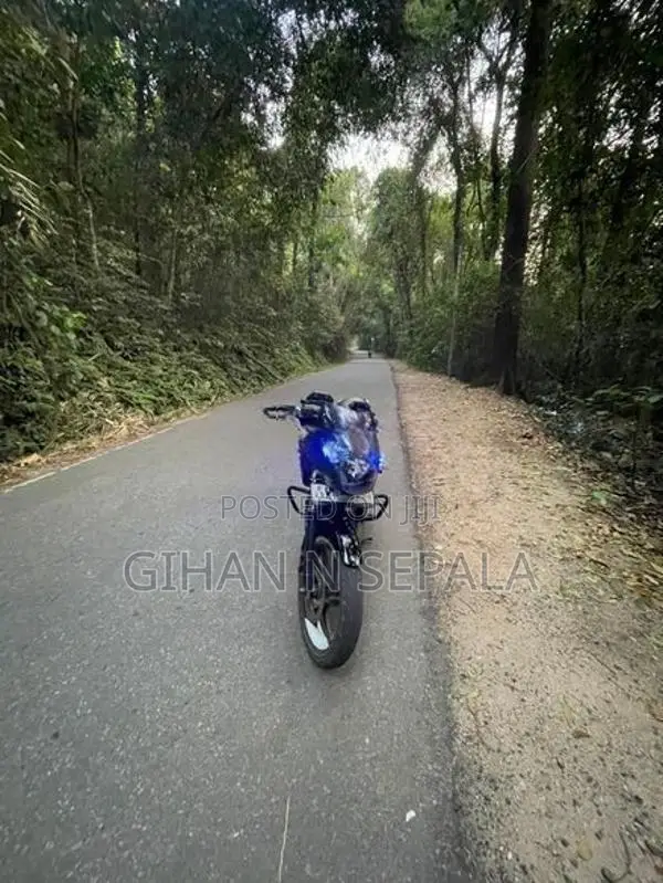 Bajaj Pulsar 180 2011