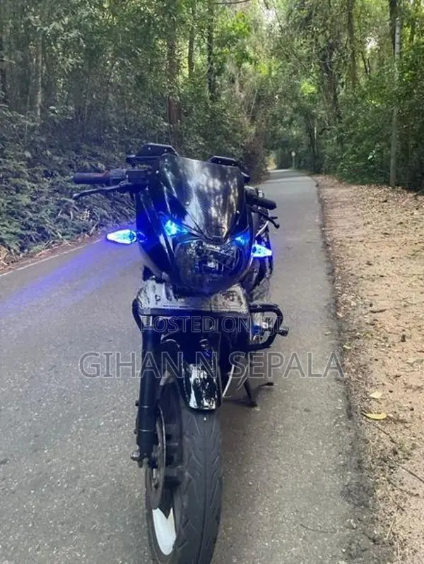 Bajaj Pulsar 180 2011
