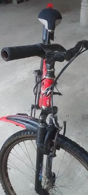 සොක⁣ට් සහිත මවුන්ටන්