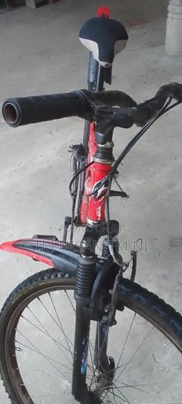 සොක⁣ට් සහිත මවුන්ටන්