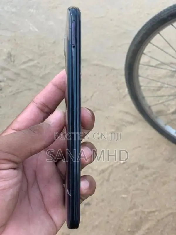 Samsung Galaxy A30 (Used)
