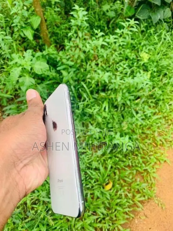 Apple iPhone XS (Used)