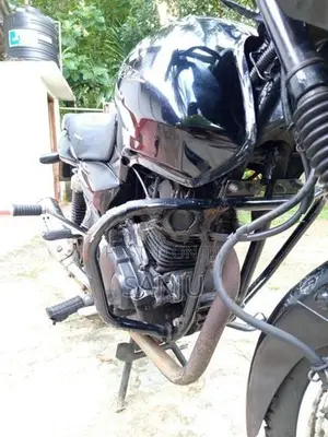 Bajaj Pulsar 180 2004