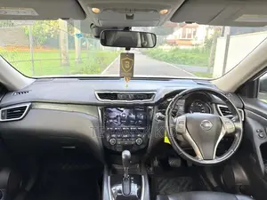 Nissan X-Trail 2015