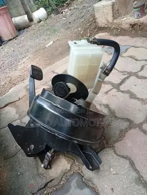 Nissan E25 Auto Brake Booster