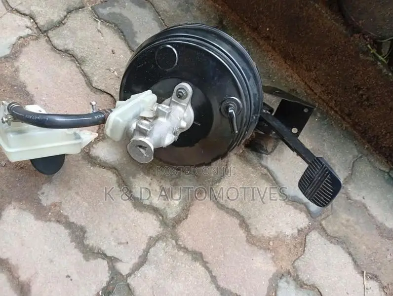 Nissan E25 Auto Brake Booster