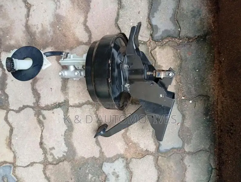 Nissan E25 Auto Brake Booster