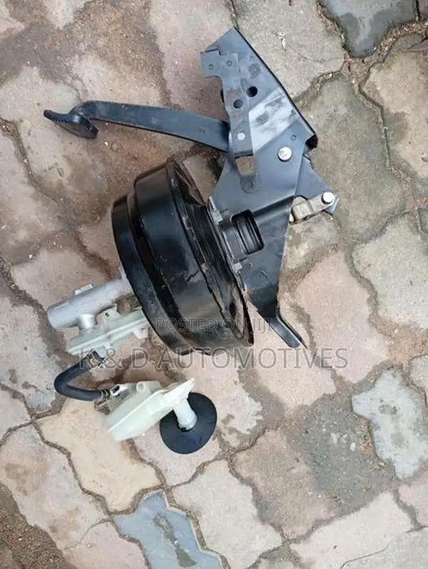 Nissan E25 Auto Brake Booster
