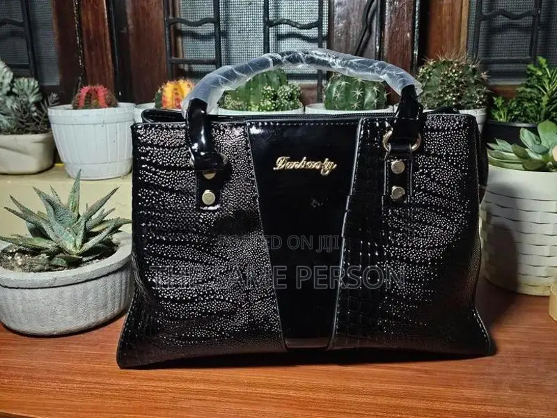 Hand bag