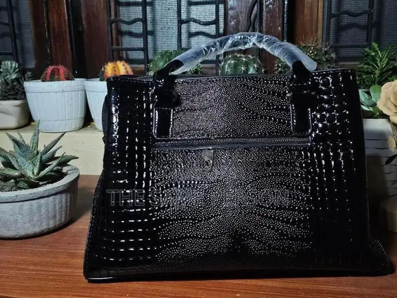 Hand bag