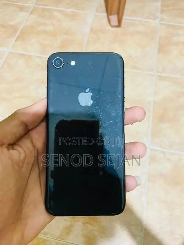 Apple iPhone 8 (Used)