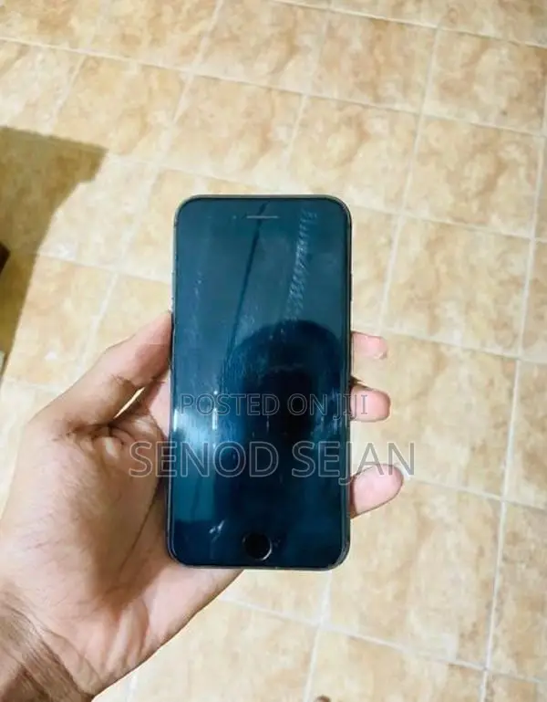 Apple iPhone 8 (Used)