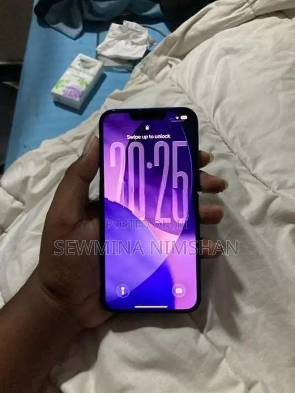 Apple iPhone 13 (Used)