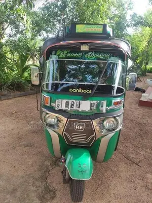 Bajaj RE 2015