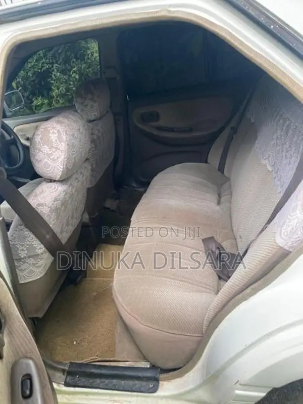 Nissan Sunny 1996