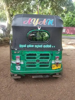 Bajaj RE 2015