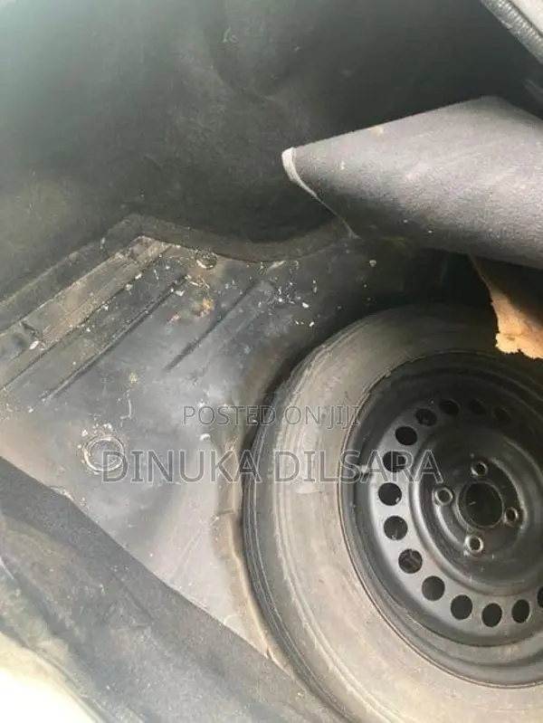 Nissan Sunny 1996