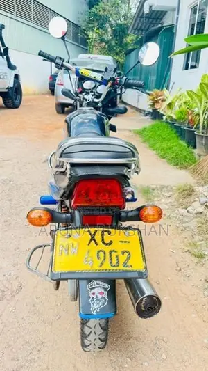Bajaj CT100 2011