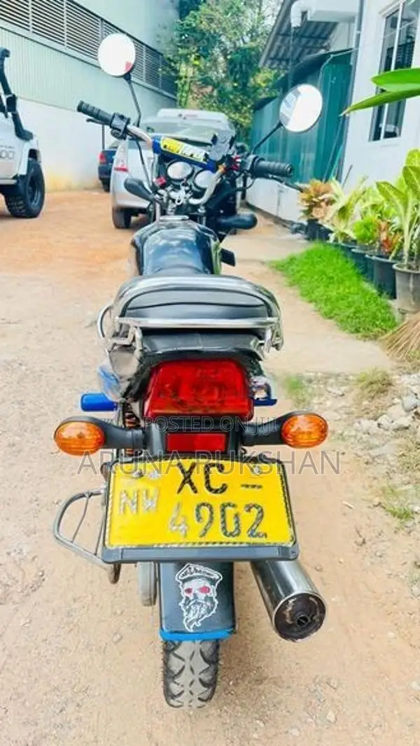 Bajaj CT100 2011