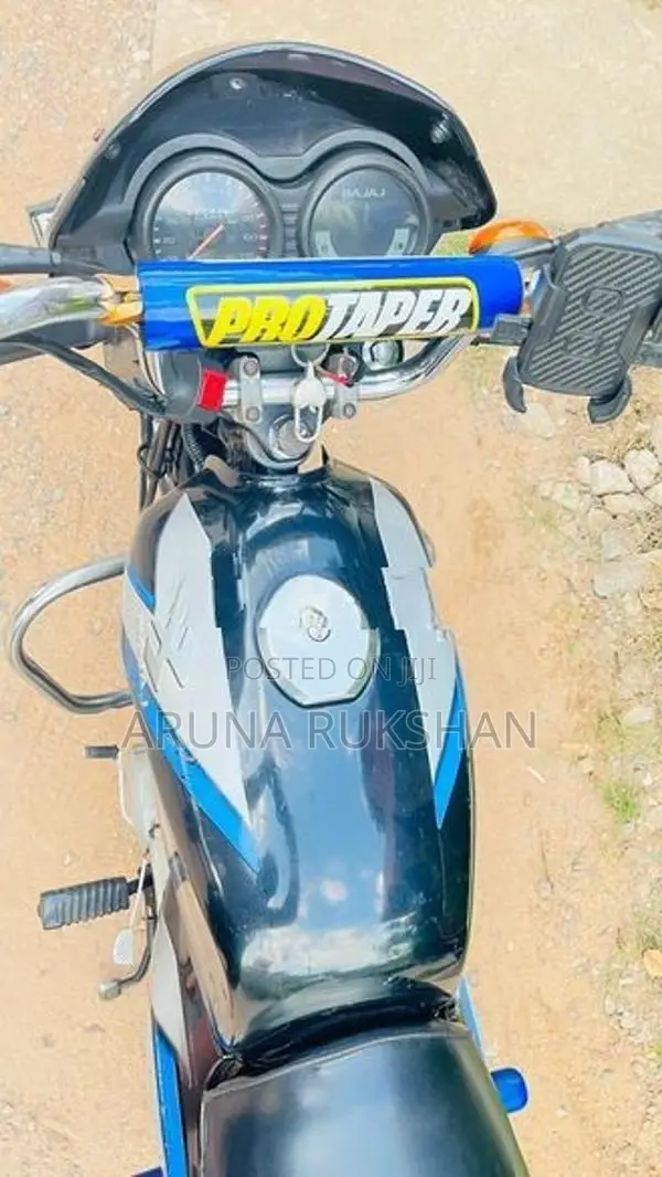 Bajaj CT100 2011